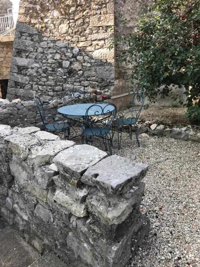 Le Mas Du Paradis Bleu Saint-Andre-de-Cruzieres Exterior photo
